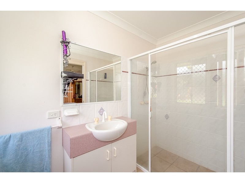 17 Witney Street, Telina QLD 4680