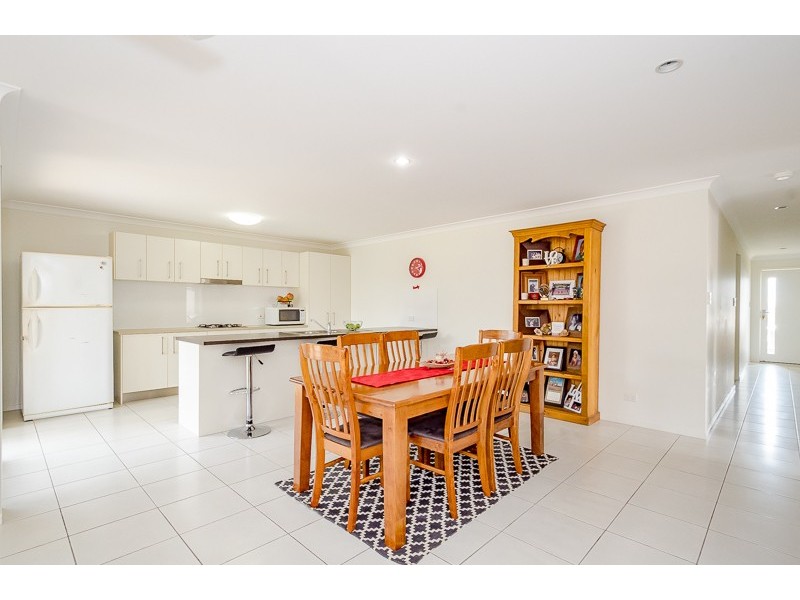 11 Carnarvon Parade, New Auckland QLD 4680