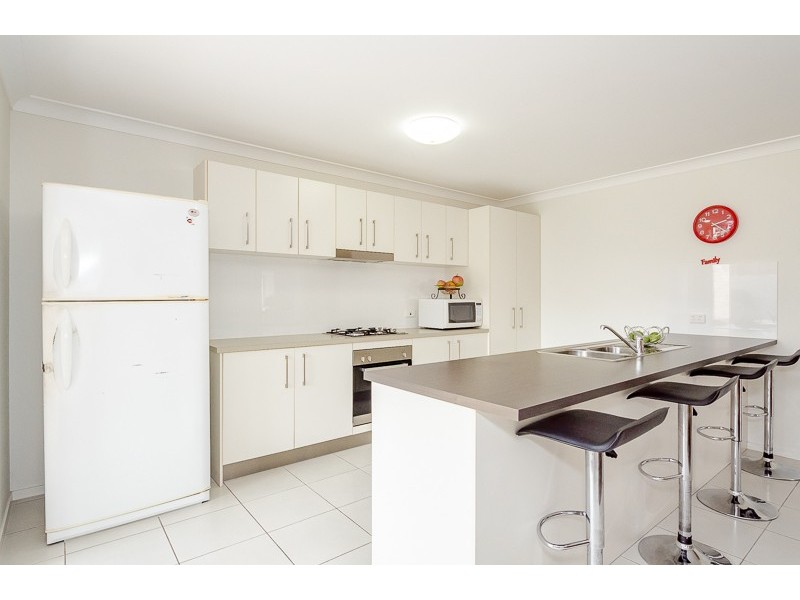 11 Carnarvon Parade, New Auckland QLD 4680