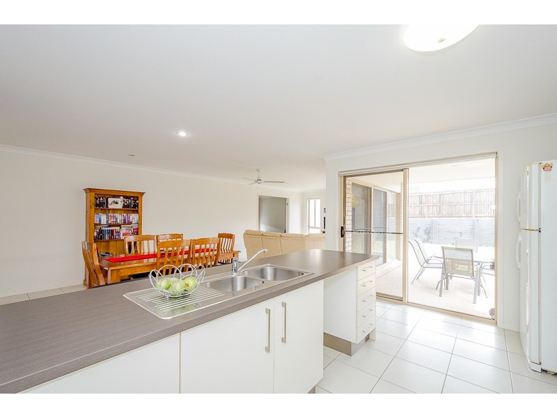 11 Carnarvon Parade, New Auckland QLD 4680