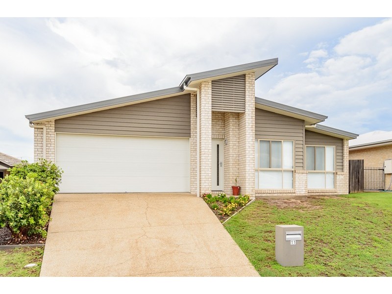 11 Carnarvon Parade, New Auckland QLD 4680