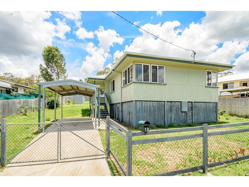 19 Wattle Street, New Auckland QLD 4680