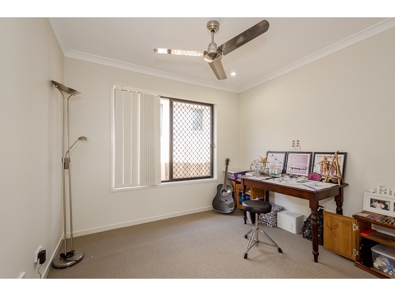 22 Oystercatcher Road, Kirkwood QLD 4680