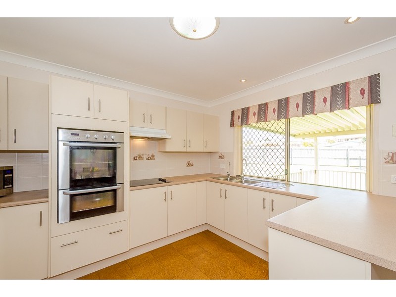 9 Helston Street, Telina QLD 4680