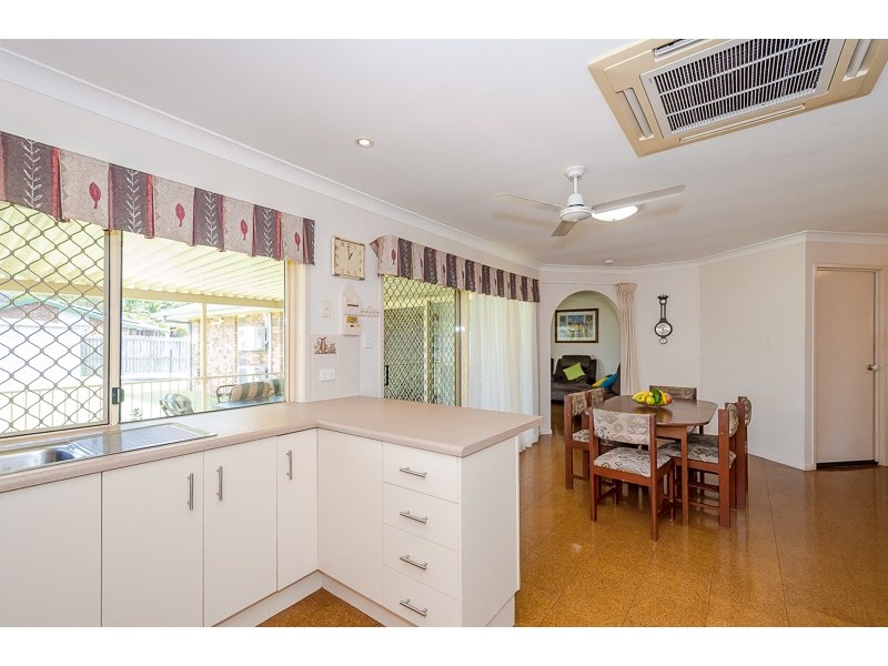 9 Helston Street, Telina QLD 4680