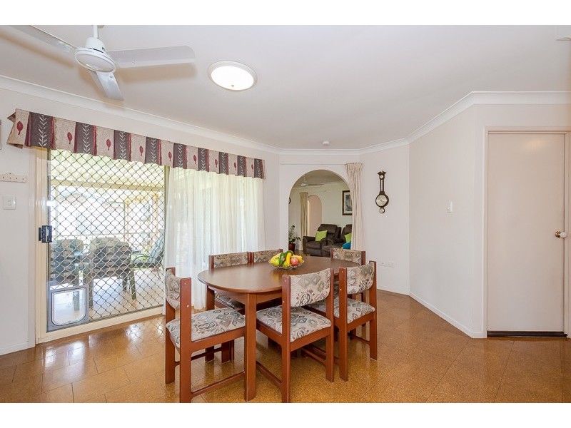 9 Helston Street, Telina QLD 4680