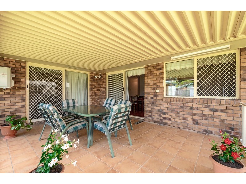 9 Helston Street, Telina QLD 4680