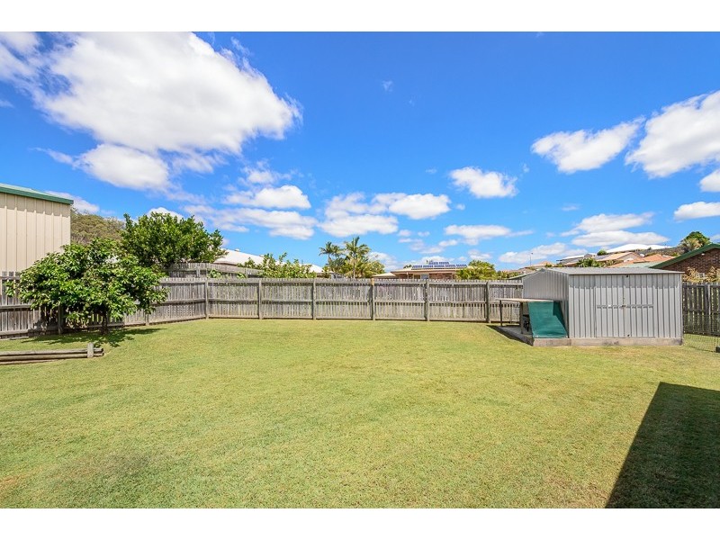 9 Helston Street, Telina QLD 4680