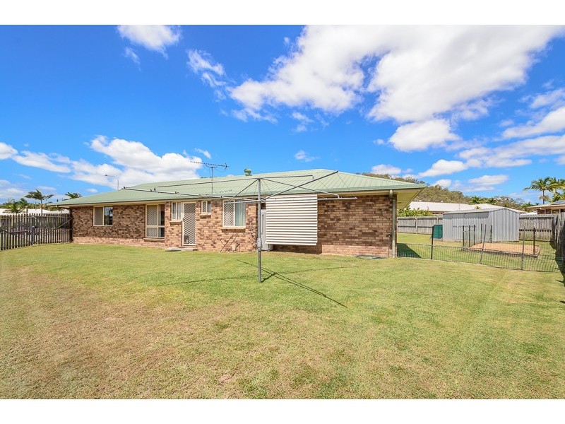 9 Helston Street, Telina QLD 4680