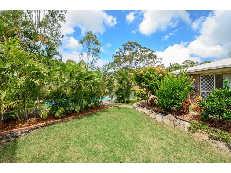 6 Eacham Court, Clinton QLD 4680