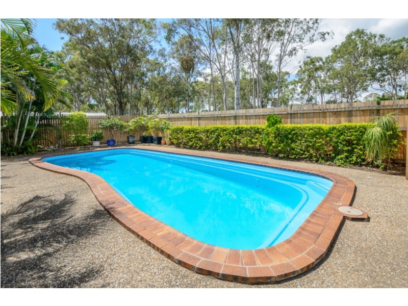 6 Eacham Court, Clinton QLD 4680