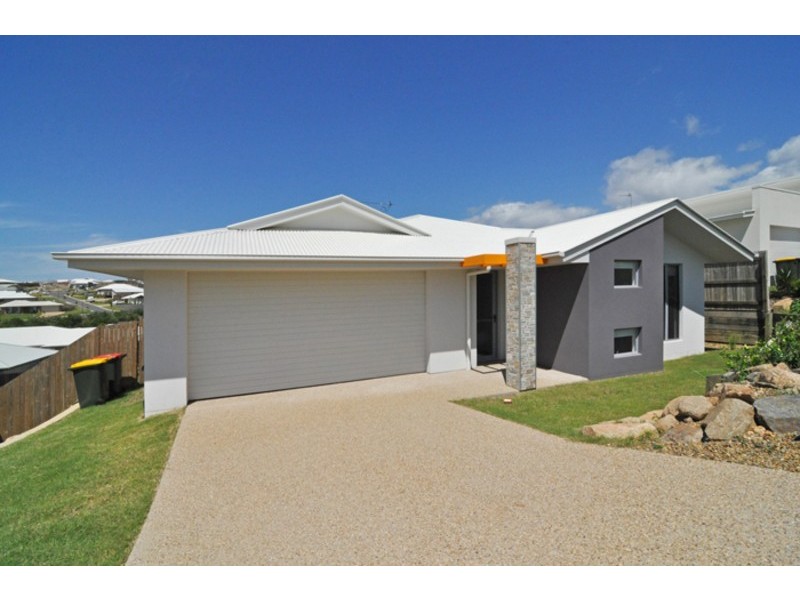 6 KROOMBIT TERRACE, New Auckland QLD 4680