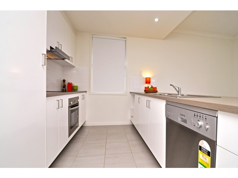 6 KROOMBIT TERRACE, New Auckland QLD 4680