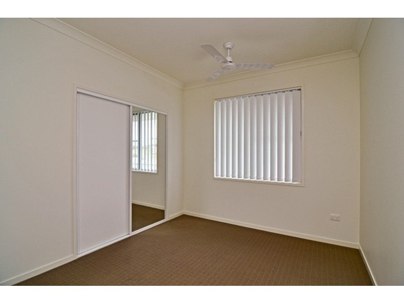 6 KROOMBIT TERRACE, New Auckland QLD 4680