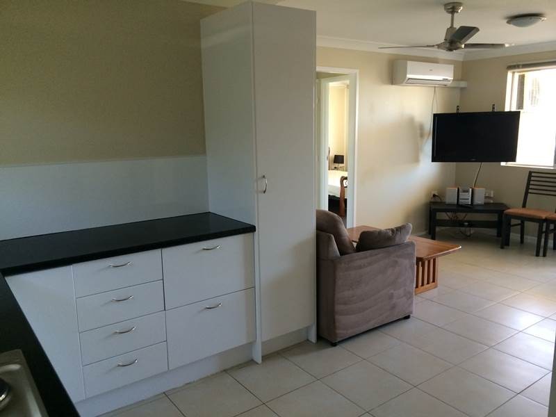 4/3 BUTLER, New Auckland QLD 4680