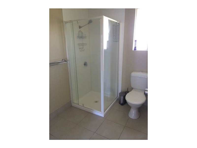 4/3 BUTLER, New Auckland QLD 4680