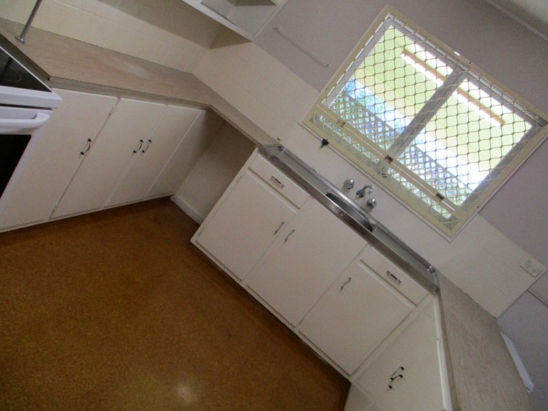 4 O’MALLEY STREET, West Gladstone QLD 4680