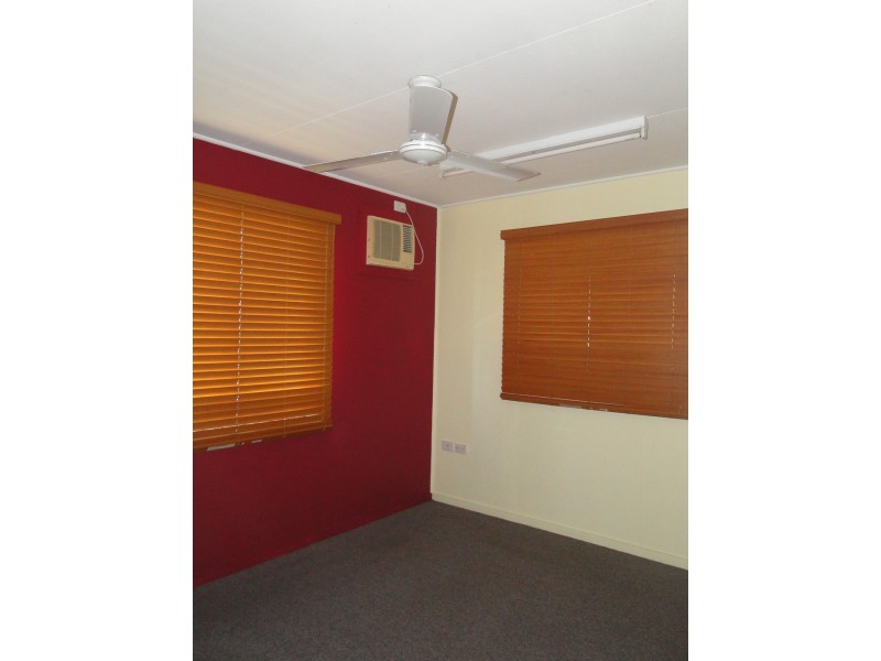 4 O’MALLEY STREET, West Gladstone QLD 4680