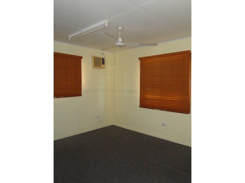 4 O’MALLEY STREET, West Gladstone QLD 4680