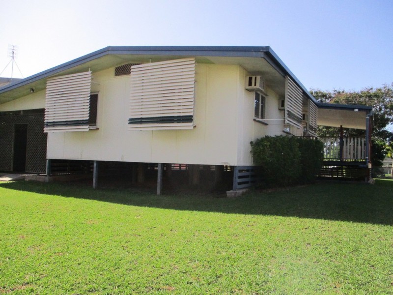 4 O’MALLEY STREET, West Gladstone QLD 4680