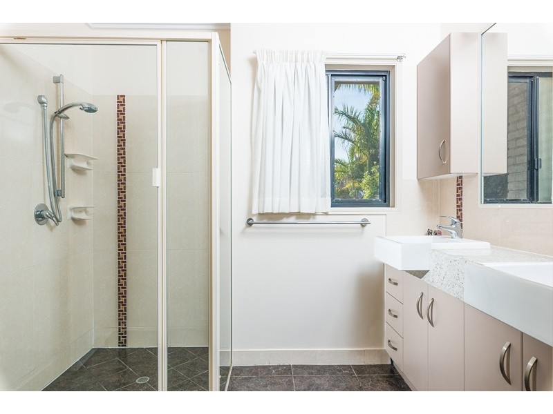 27 Dolphin Terrace, South Gladstone QLD 4680