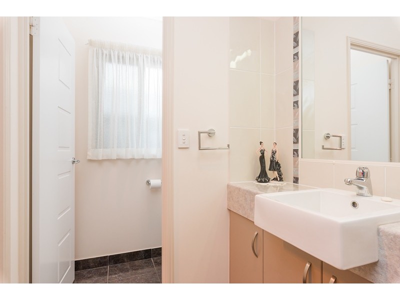 27 Dolphin Terrace, South Gladstone QLD 4680