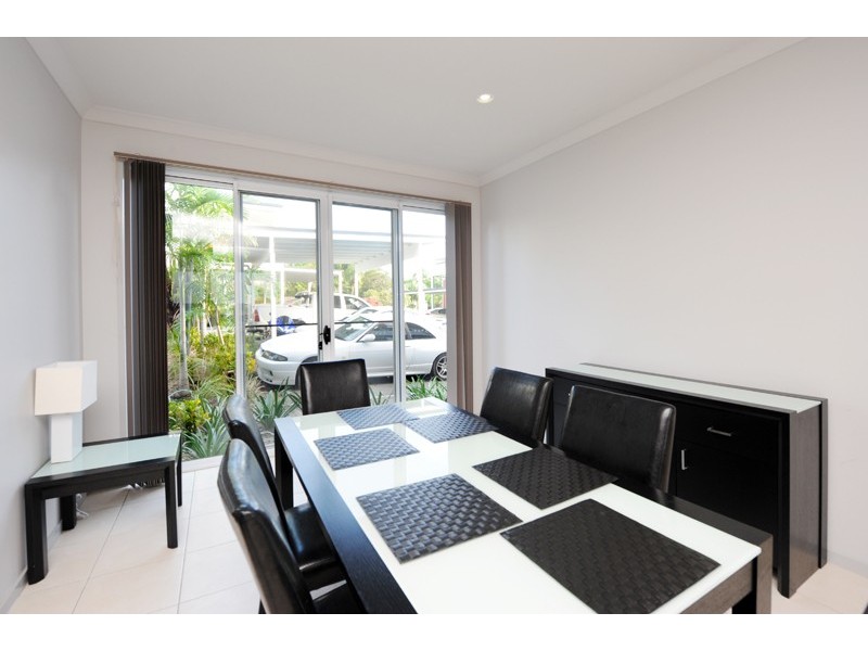 3 / 12-14 Fowler Street, West Gladstone QLD 4680