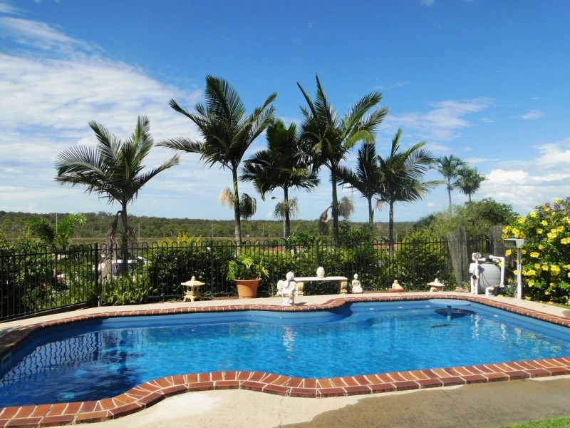 17 STITT CL, Glen Eden QLD 4680