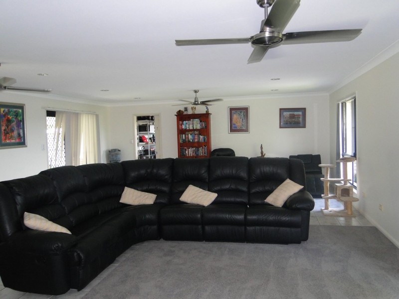 17 STITT CL, Glen Eden QLD 4680