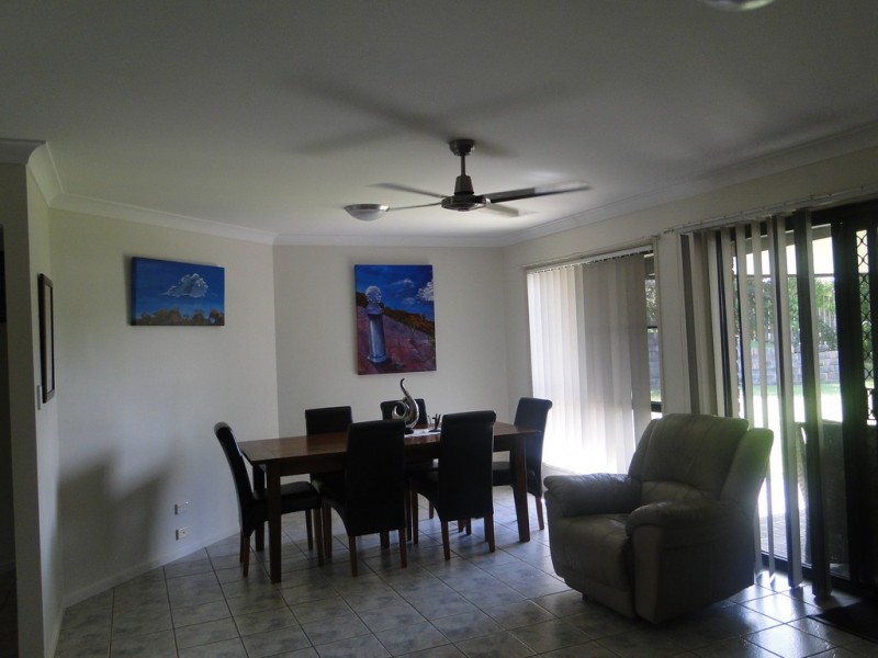 17 STITT CL, Glen Eden QLD 4680