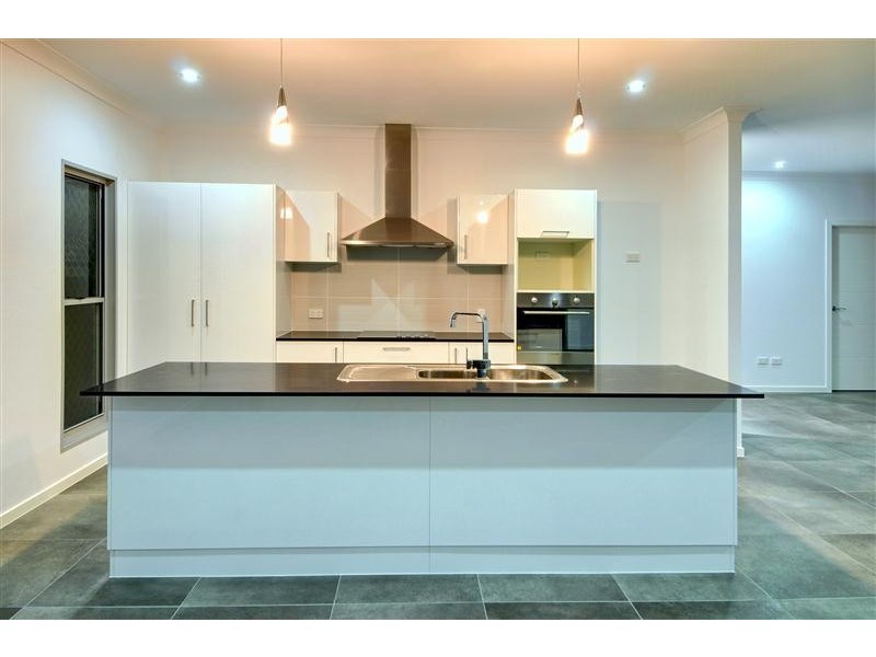 13 Lighthouse Drive, Boyne Island QLD 4680