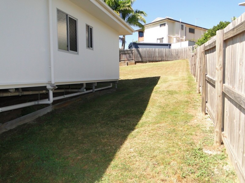 13 Lighthouse Drive, Boyne Island QLD 4680