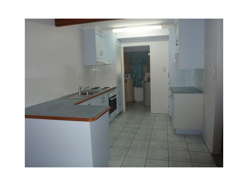 8/15 ROBERTS STREET, South Gladstone QLD 4680