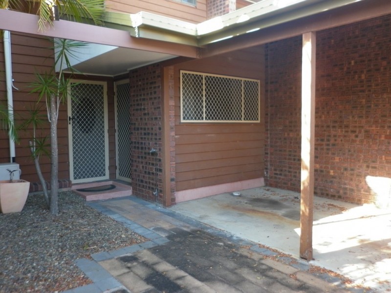 8/15 ROBERTS STREET, South Gladstone QLD 4680