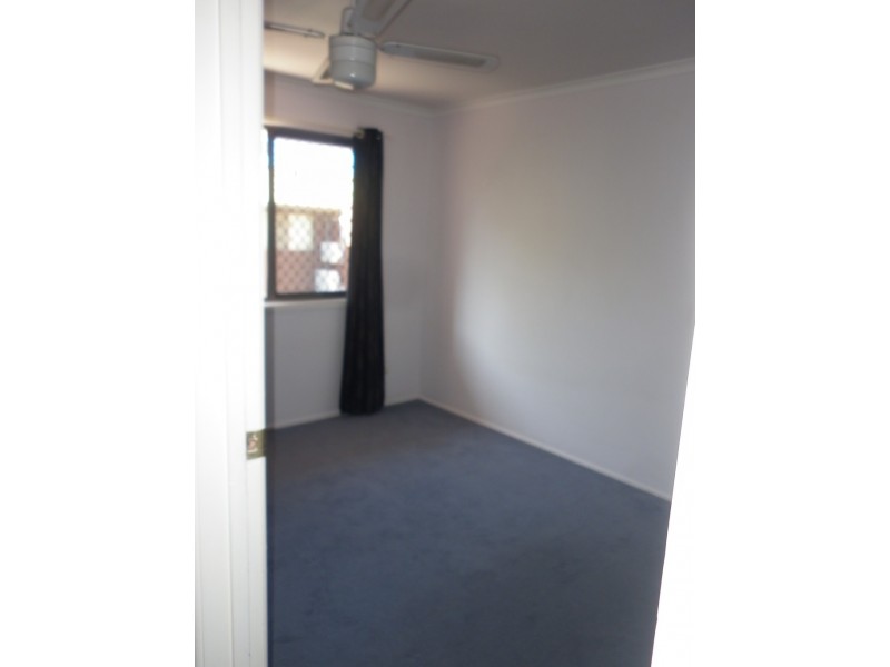 8/15 ROBERTS STREET, South Gladstone QLD 4680
