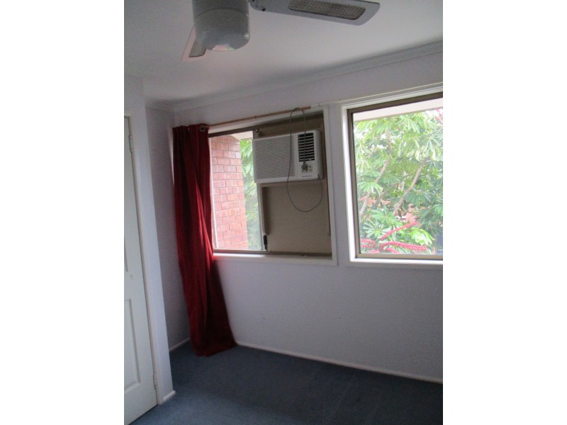 8/15 ROBERTS STREET, South Gladstone QLD 4680