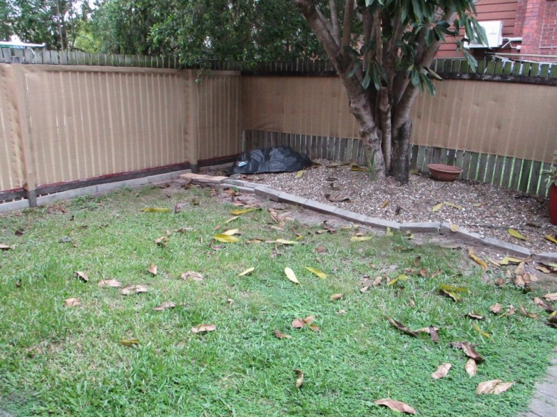 8/15 ROBERTS STREET, South Gladstone QLD 4680