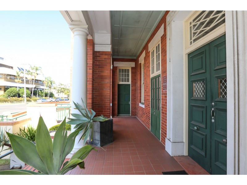 16 Yarroon Street, Gladstone QLD 4680