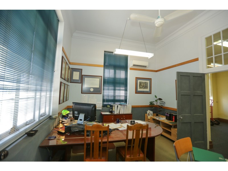 16 Yarroon Street, Gladstone QLD 4680