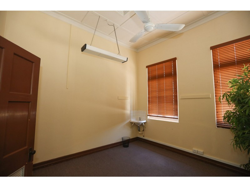 16 Yarroon Street, Gladstone QLD 4680