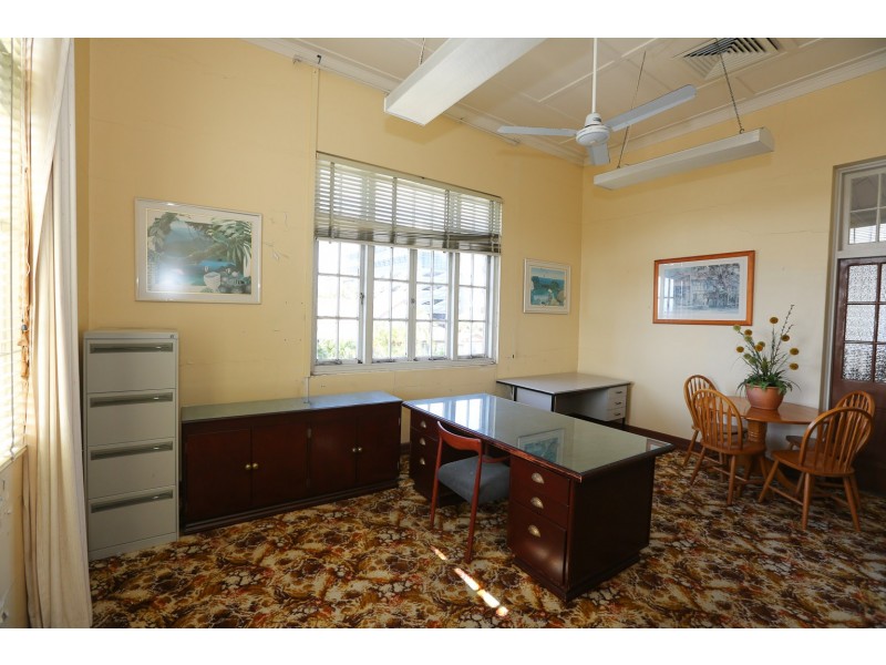 16 Yarroon Street, Gladstone QLD 4680
