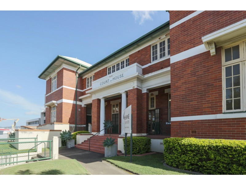 16 Yarroon Street, Gladstone QLD 4680