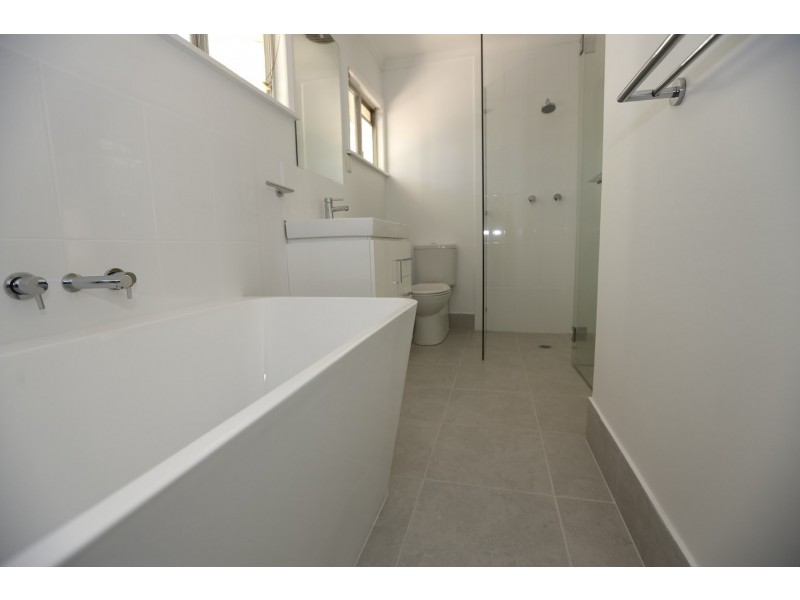 2 Gatcombe Lane, West Gladstone QLD 4680