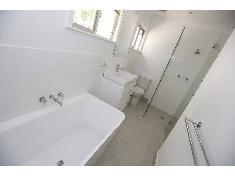 2 Gatcombe Lane, West Gladstone QLD 4680