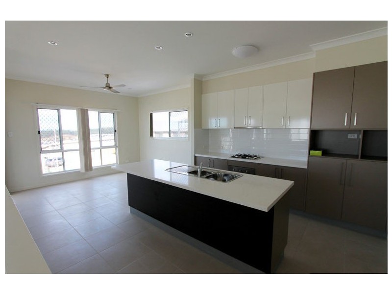 21 Wentworth Place, Glen Eden QLD 4680