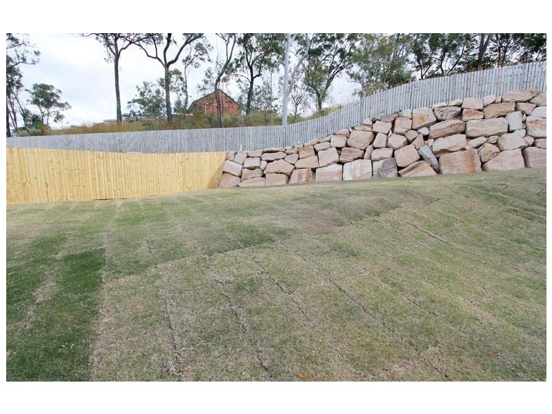 21 Wentworth Place, Glen Eden QLD 4680
