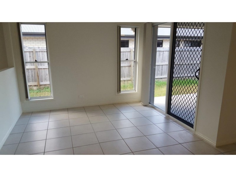 12 OAKDALE PLACE, Kirkwood QLD 4680