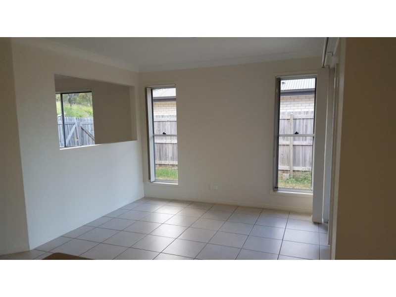 12 OAKDALE PLACE, Kirkwood QLD 4680