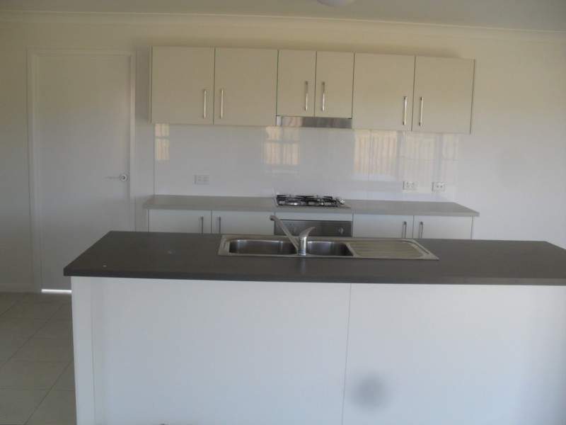 6 Peter Corones Drive, Kirkwood QLD 4680