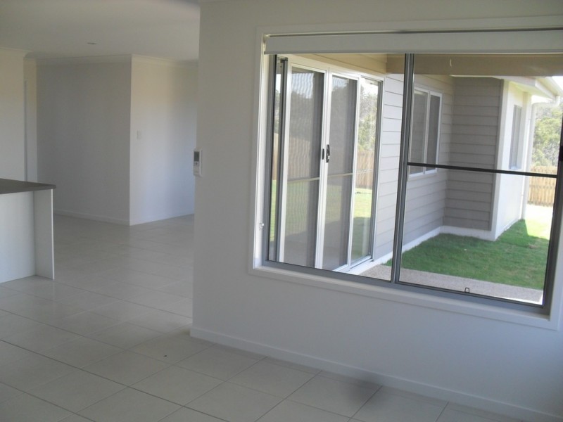 6 Peter Corones Drive, Kirkwood QLD 4680